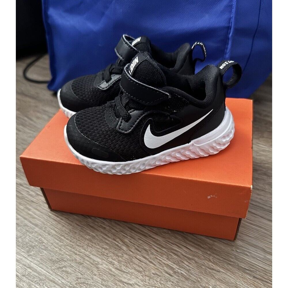 Nike Revolution Toddler Sneaker Black 4C US/19.5 EUR BQ5673-003
